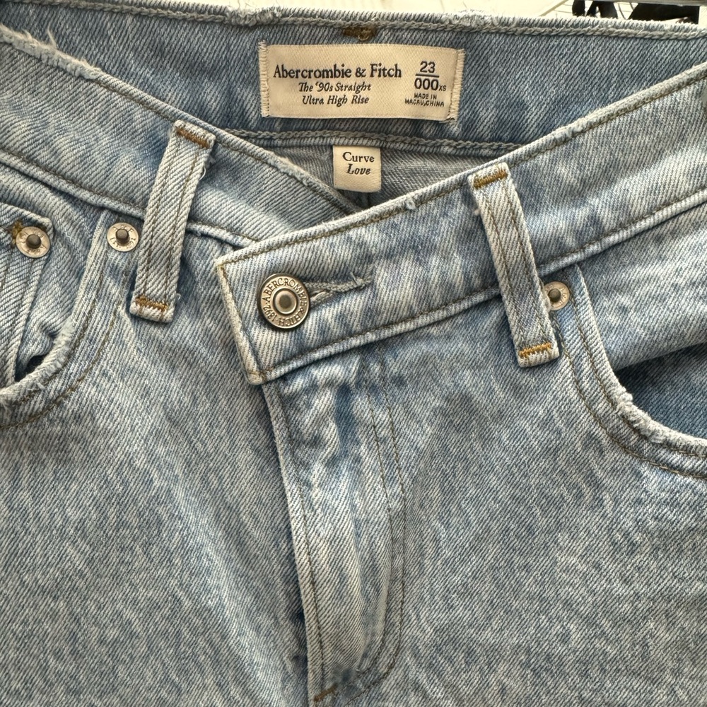 Abercrombie crossover button denim